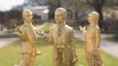 Instalação com 400 esculturas celebra os 270 anos de Mozart em Salzburg